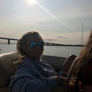 Meet your Posher, Juliana